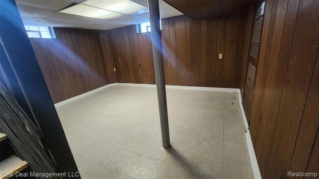 Building Photo - 49 E Fairmount Ave