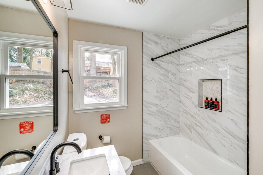 Building Photo - 5123 Boulder Dr