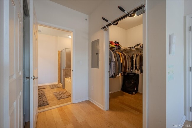 Building Photo - 2216 Bennington Dr