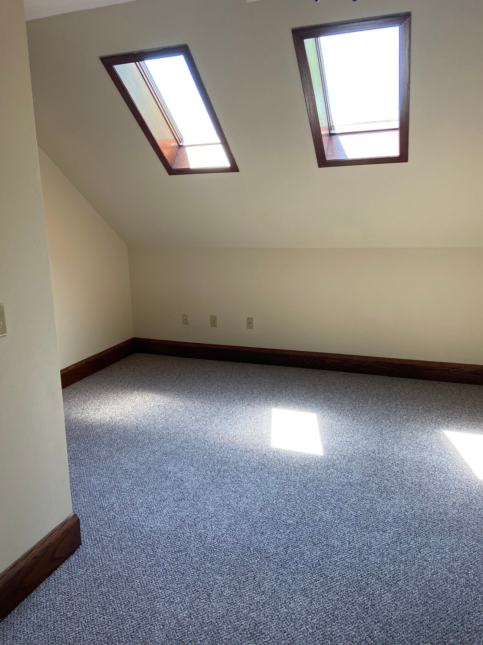 Building Photo - 3333 N Newhall St