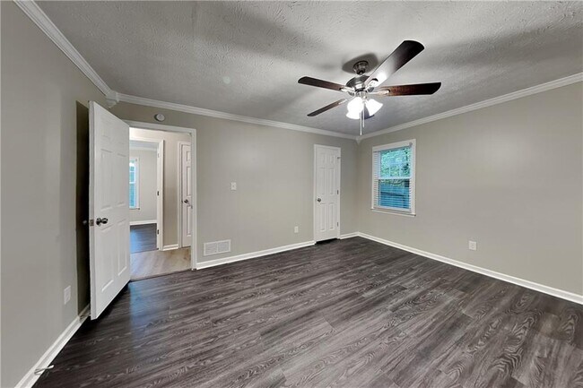 Building Photo - 1102 Canterbury Ln