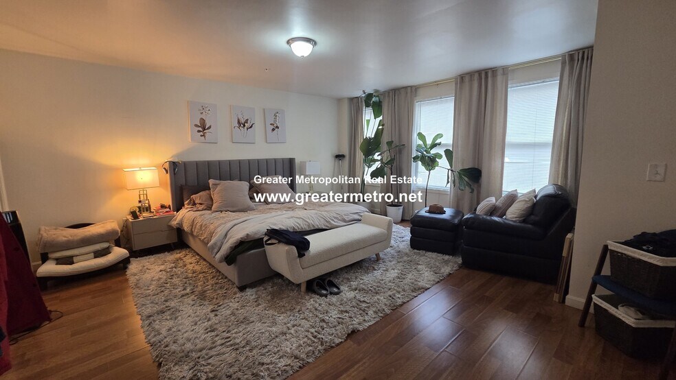 Building Photo - 39 Chelsea St