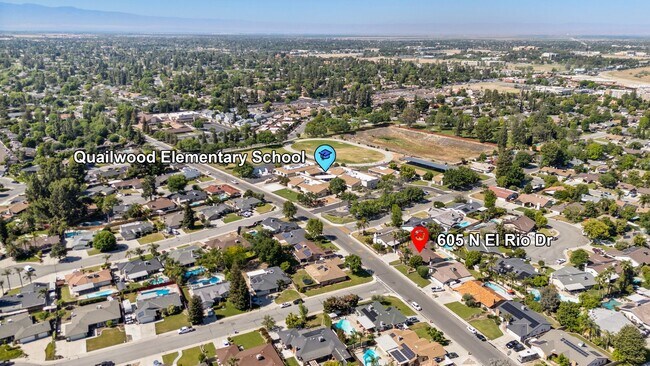 Building Photo - 605 N El Rio Dr