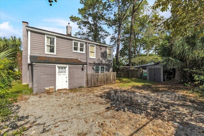 Building Photo - 815-A E 32nd St