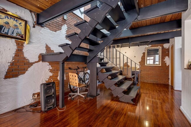 Building Photo - 220 Belmont Rd