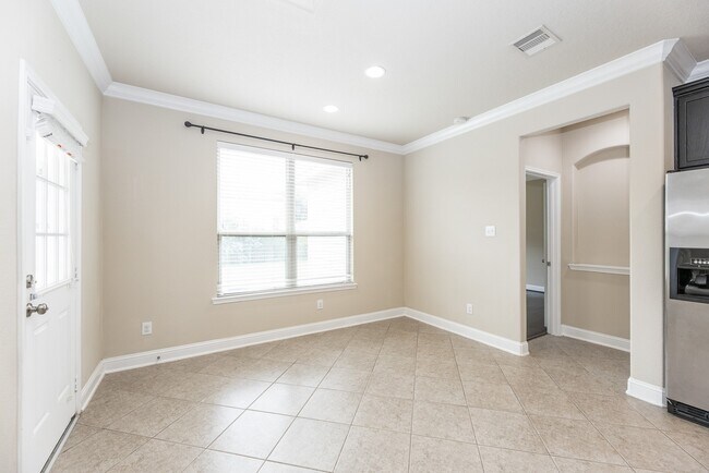 Building Photo - 6123 Northcrest Village Way