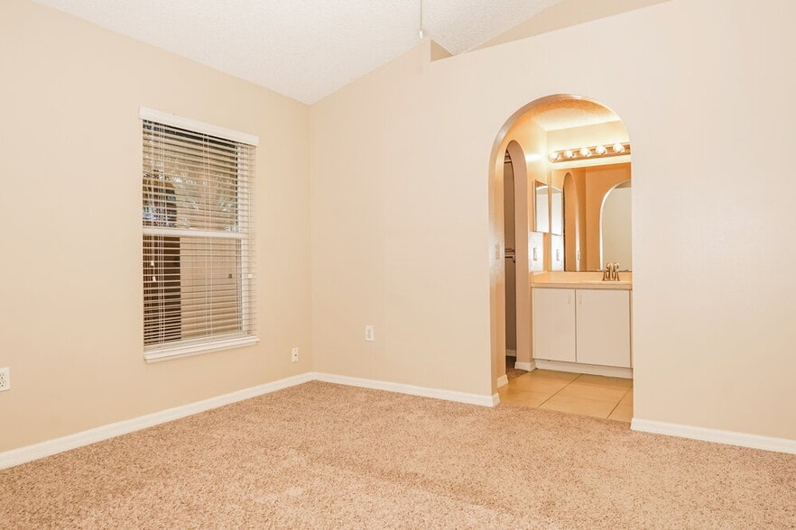 Building Photo - 331 Placid Lake Dr