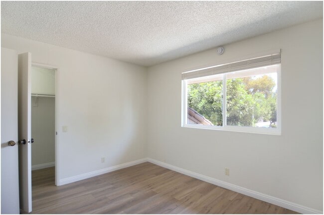 Building Photo - Sunny Ridge 3 Bedroom Home!