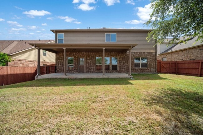 Building Photo - Immaculate Home in the Coveted Fairway Rid...