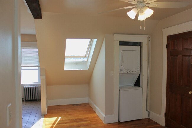 Building Photo - 14 Messervy St