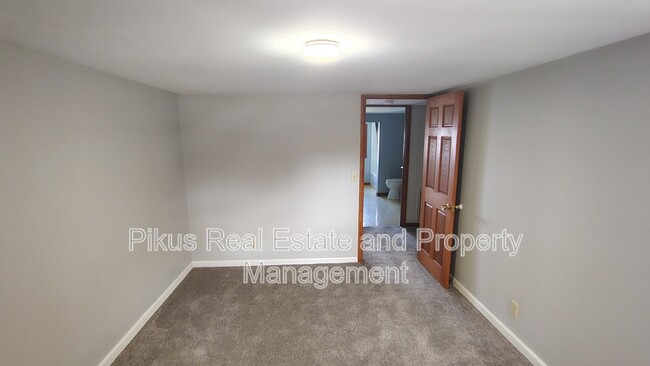 Building Photo - 347 Edgewater Ave NW