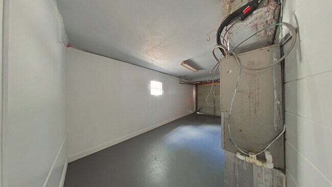 Building Photo - 758 62nd Ave N