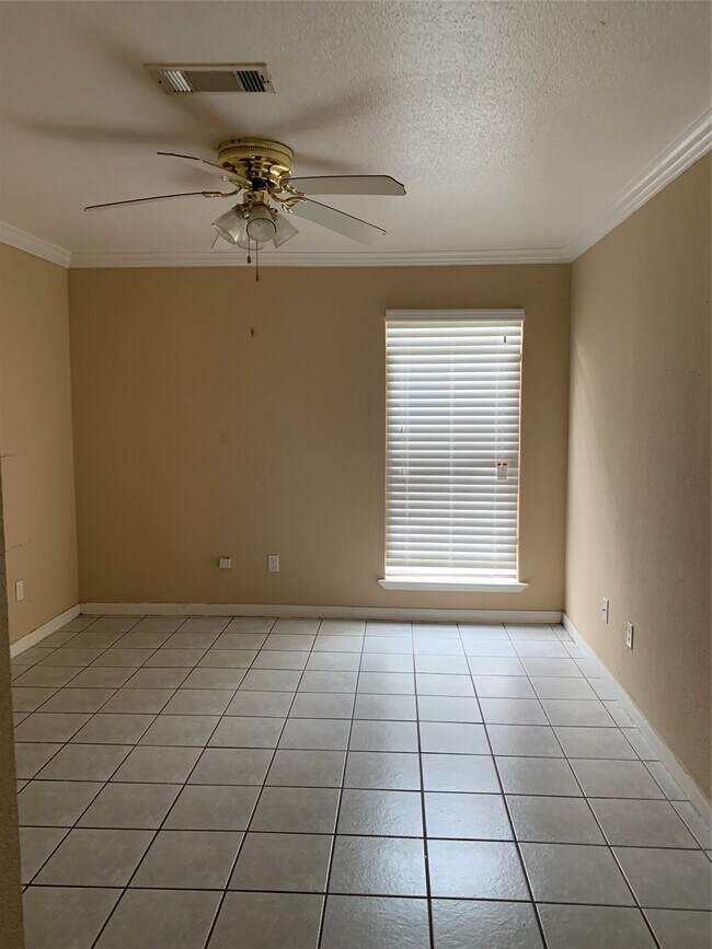 Building Photo - 13480 S Thorntree Dr