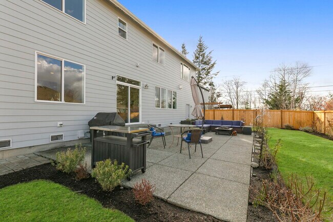 Building Photo - 35908 SE Sandalee Ct