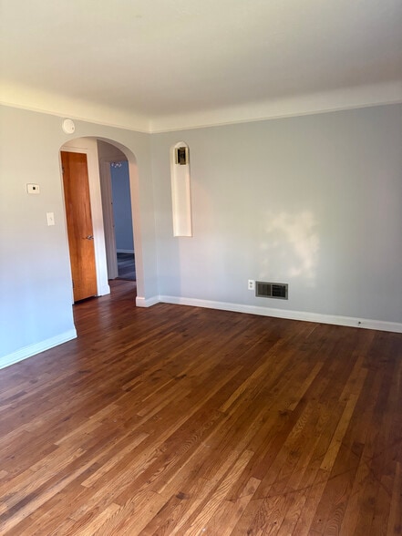 Building Photo - 2101 Tuxedo Ave