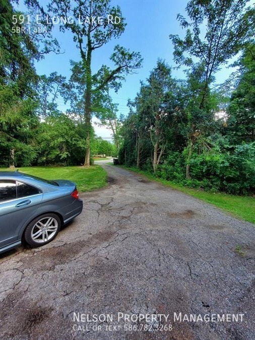 Building Photo - 591 E Long Lake Rd