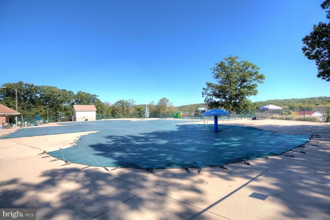 Building Photo - Sought After Aquia Harbour
