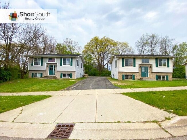 Building Photo - 4 bed 2 bath Single Family Home