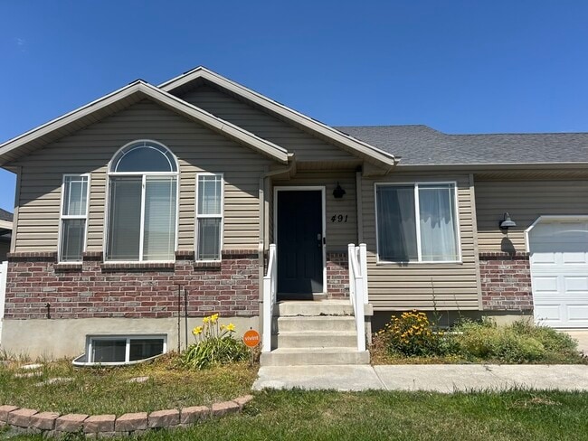 Building Photo - 491 Red Oak Dr