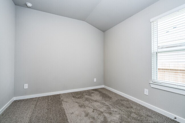 Building Photo - 17877 Stone Ter Ct