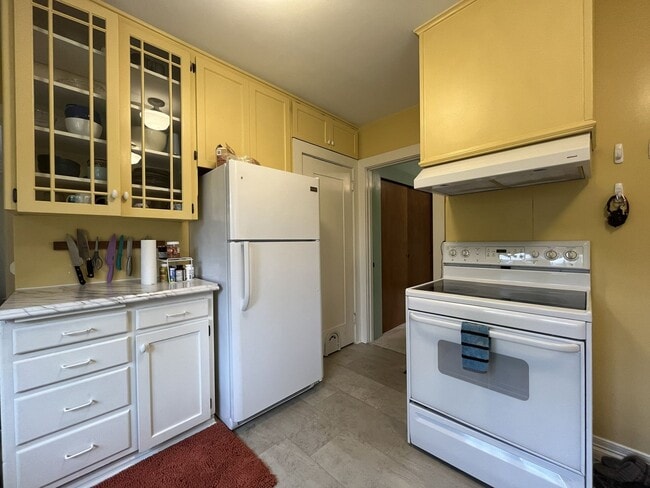 Building Photo - Historic 4-Bedroom Stone Home with Timeless Character, Hardwood Floors, Spacious Living & a Large...