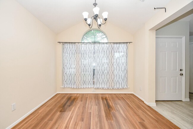 Building Photo - 10614 Sunswept Fields Ln