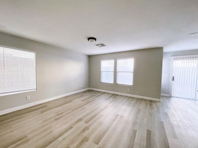Building Photo - 9778 Splendor Sky Ave