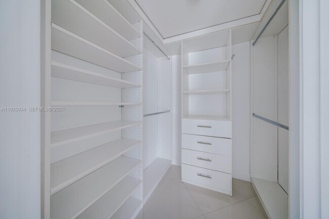 Building Photo - 250 Sunny Isles Blvd