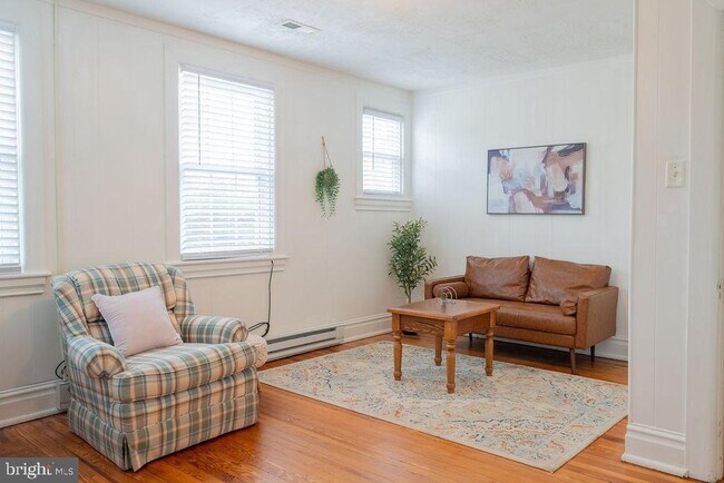 Building Photo - 315 Frederick St