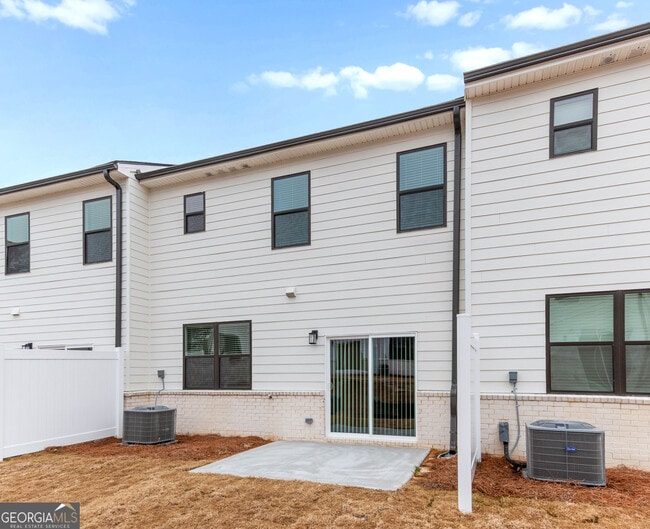 Building Photo - 1105 Holland Rose Dr