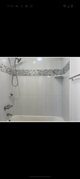 Building Photo - 1447 W 228th St