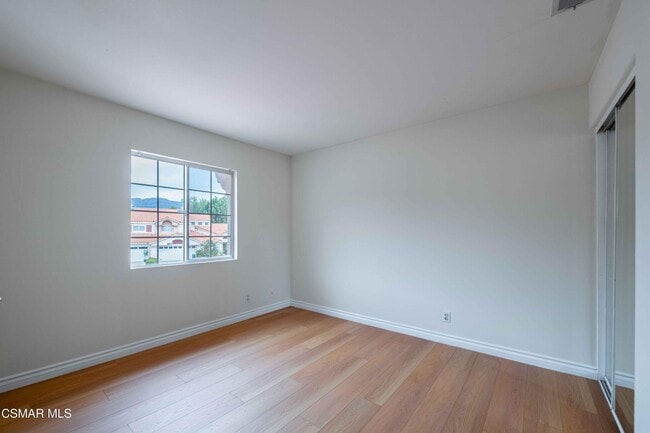 Building Photo - 140 Symphony Ln