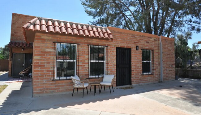 Building Photo - 6596 Calle La Paz