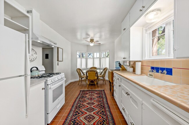 Building Photo - Charming historic home in central Tucson