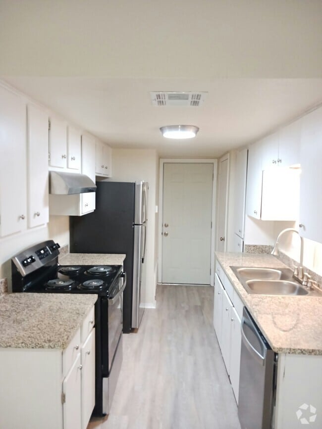 Building Photo - 801 Betsy Ross Dr