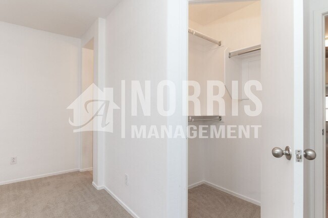 Building Photo - Large Home with Plenty of Room in Coolidge