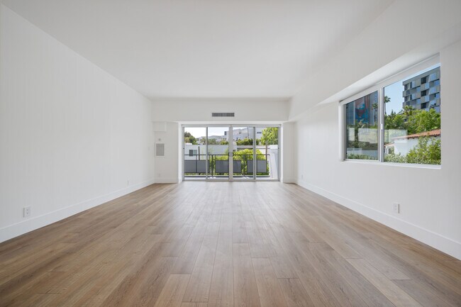 Living Room - 1155 N La Cienega Blvd