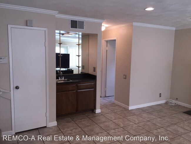 Building Photo - 4 br, 2.5 bath House - 11102 Bermuda Street