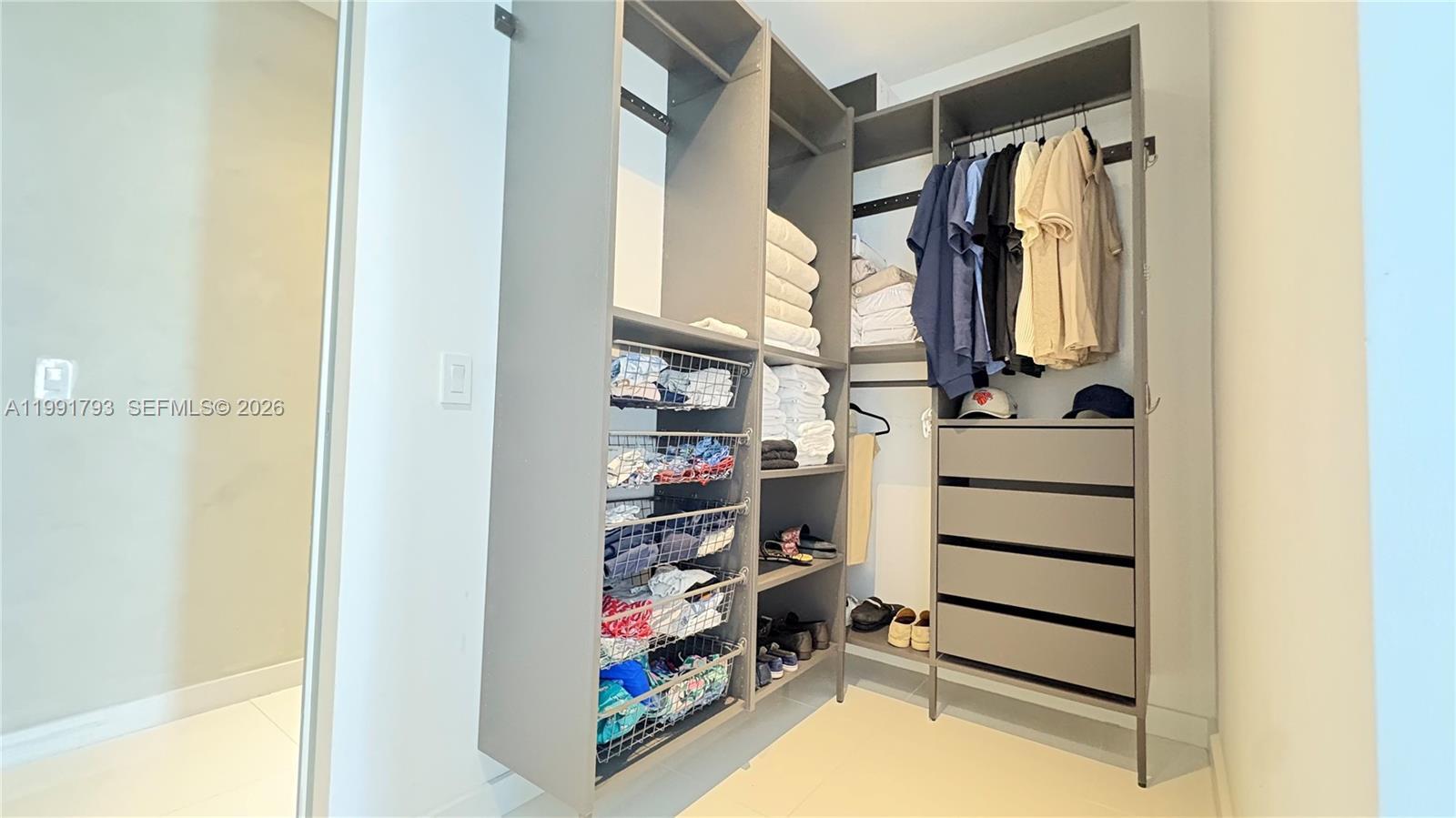 Building Photo - 18975 Collins Ave