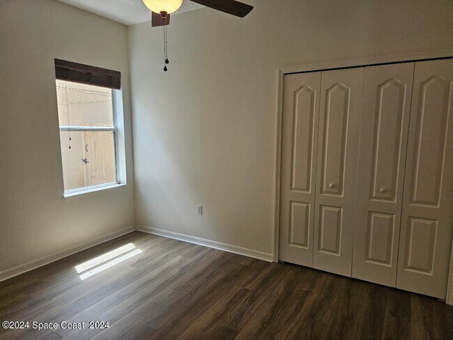 Building Photo - 3335 Burdock Ave