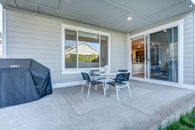 Building Photo - 32692 Ash Ave SE