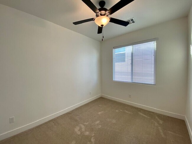 Building Photo - 2473 350 N