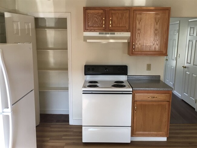 Building Photo - 141 Second St