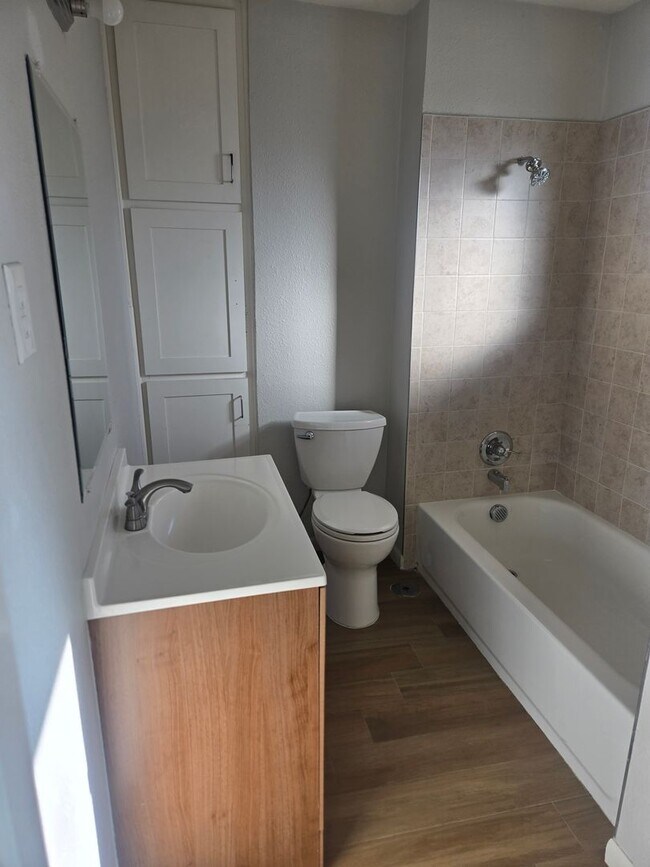 Building Photo - Ask about our New years move in specials!  1/1 Located near TCU campus!