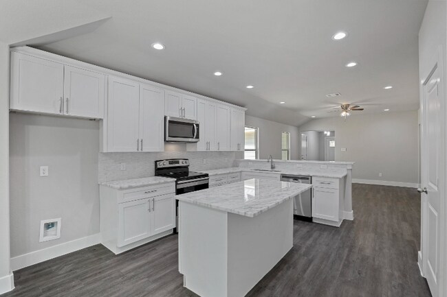 Building Photo - 2327 Harding St