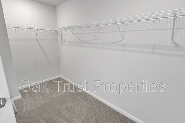 Building Photo - 726 Ridgley Dr