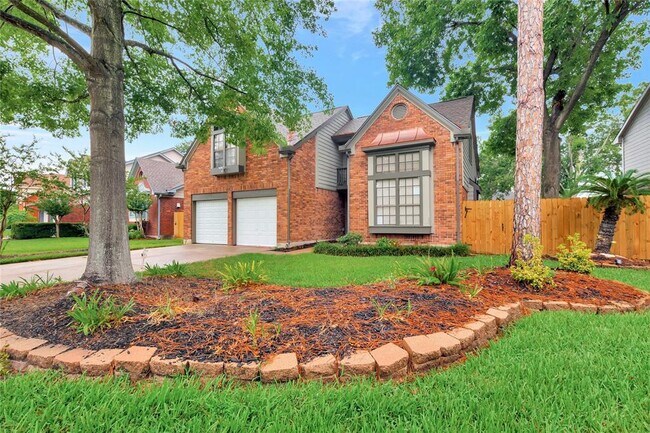 Building Photo - 15131 Cranbourne Dr