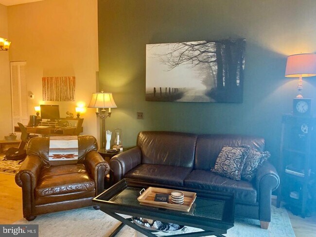 Building Photo - 11703 Summerchase Cir