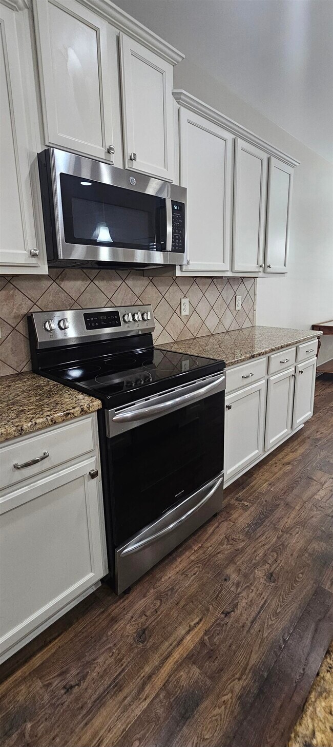 Building Photo - 440 Shaftesbury Ln