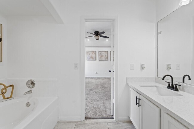 Building Photo - 6310 Mountain Pines Ln